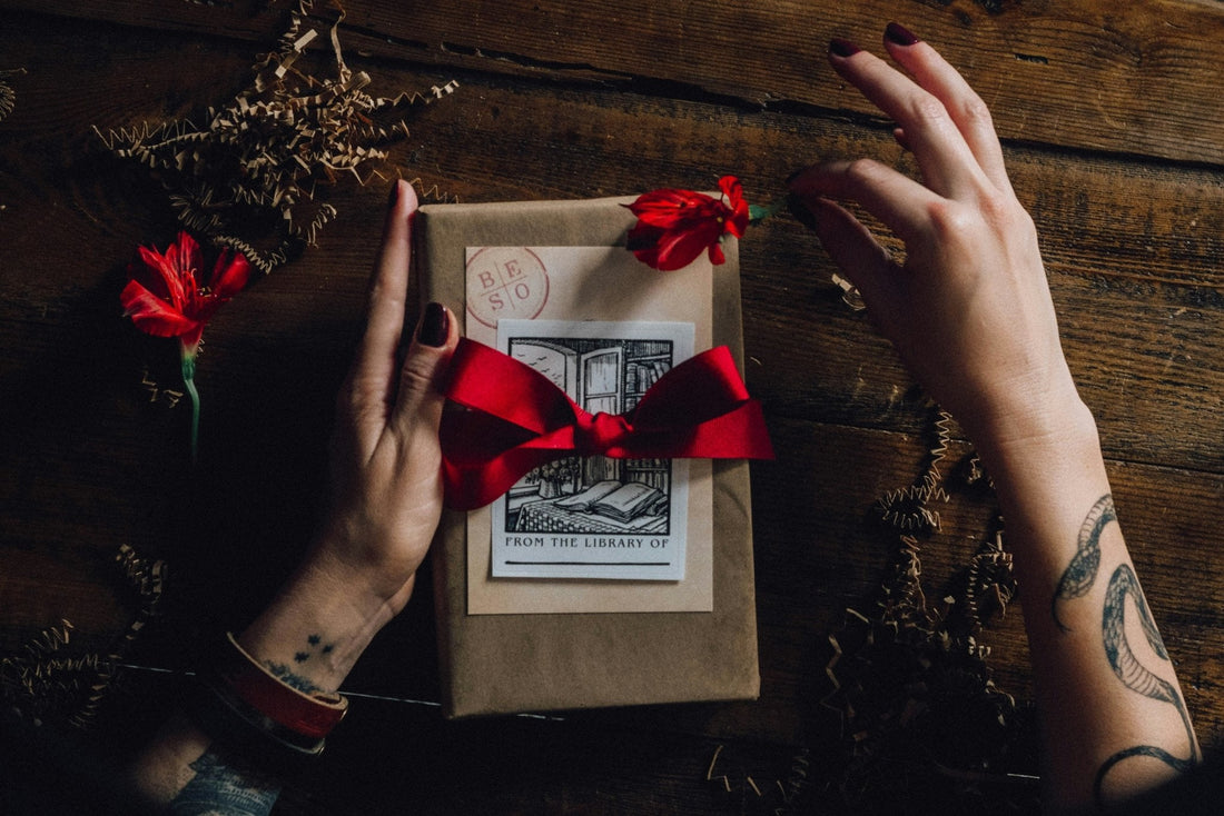 Sip into the Holidays: Your Ultimate Guide to Christmas Natural Wine Shopping - THE EARTH WINE